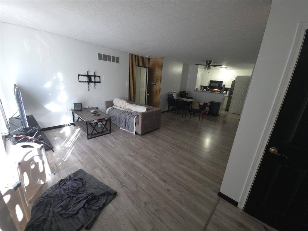 Room in house with shared bathrooms