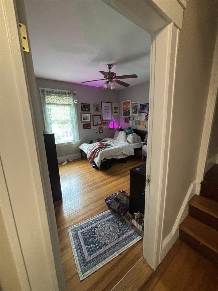 LOOKING FOR A SUB LETTER