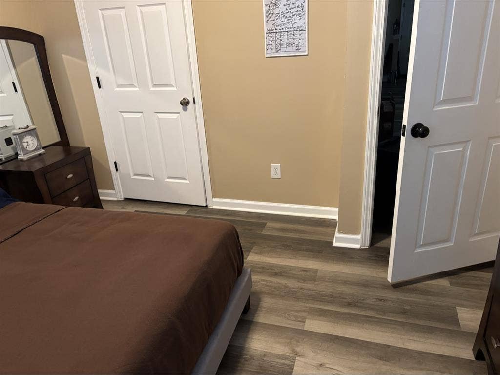 Furnished room for rent  a week