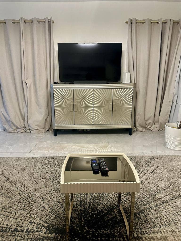 Private Room to rent - Female only!