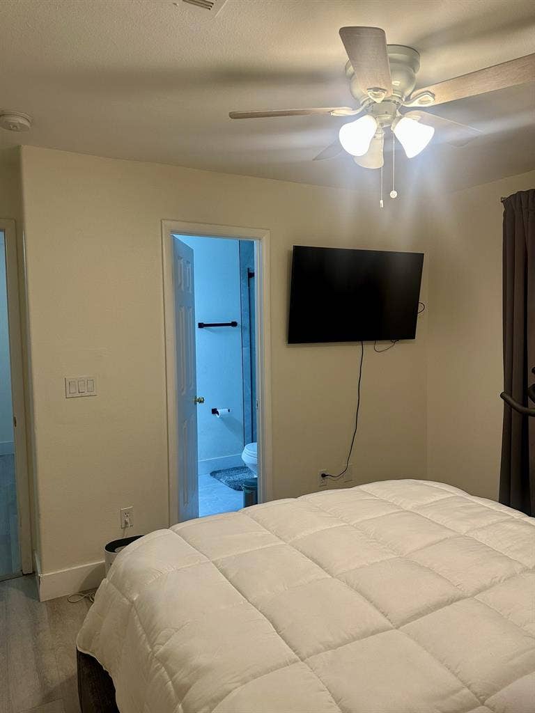 Private Room to rent - Female only!