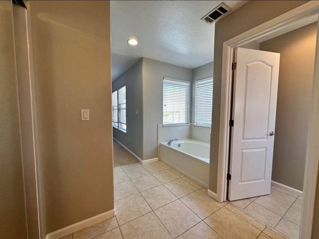 2 Rooms for rent in Hercules CA