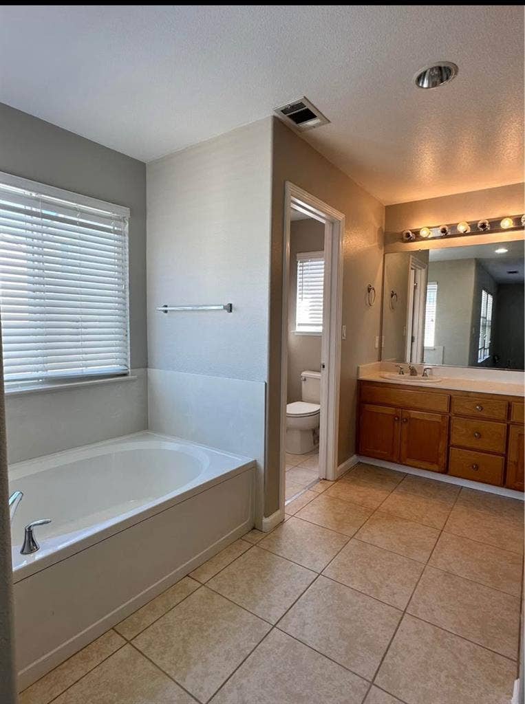 2 Rooms for rent in Hercules CA