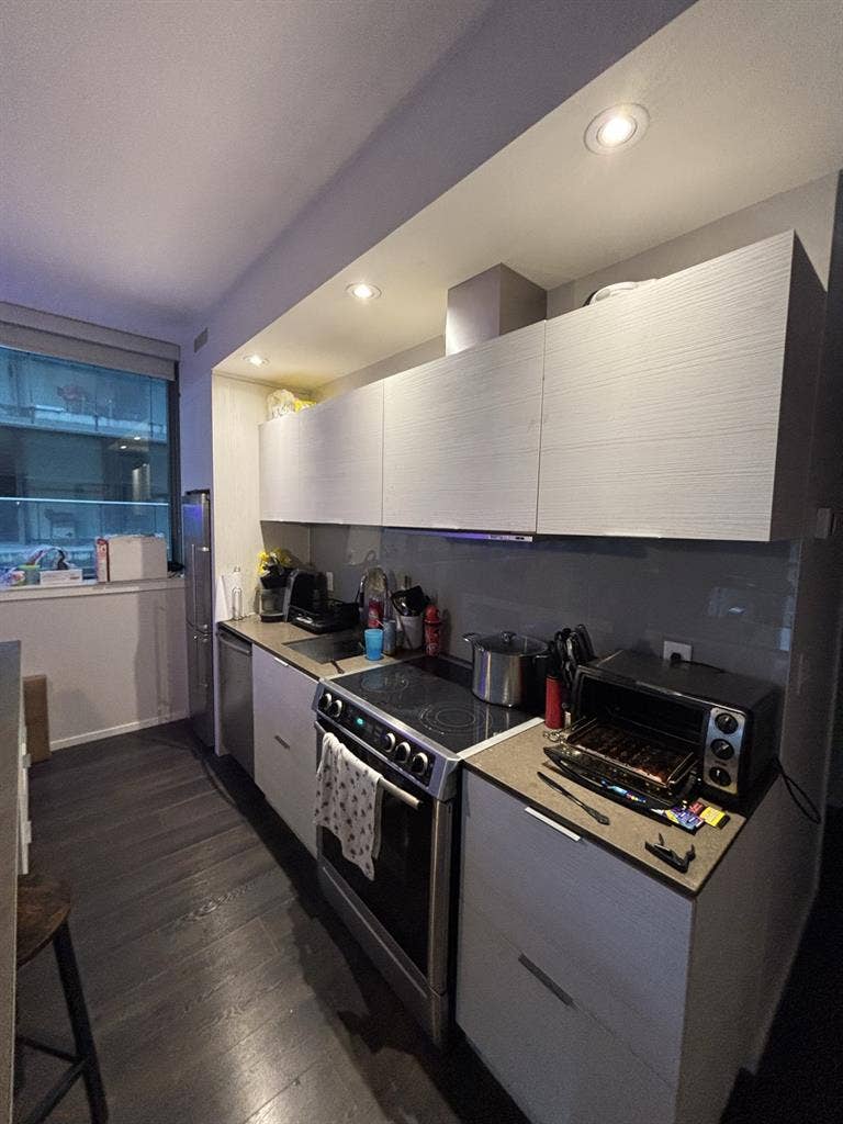 Room for rent in Downtown Toronto