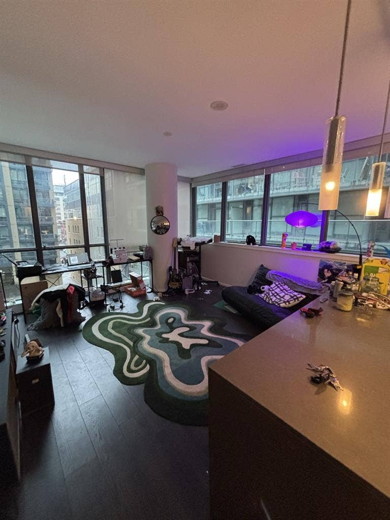 Room for rent in Downtown Toronto