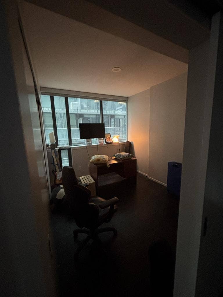 Room for rent in Downtown Toronto