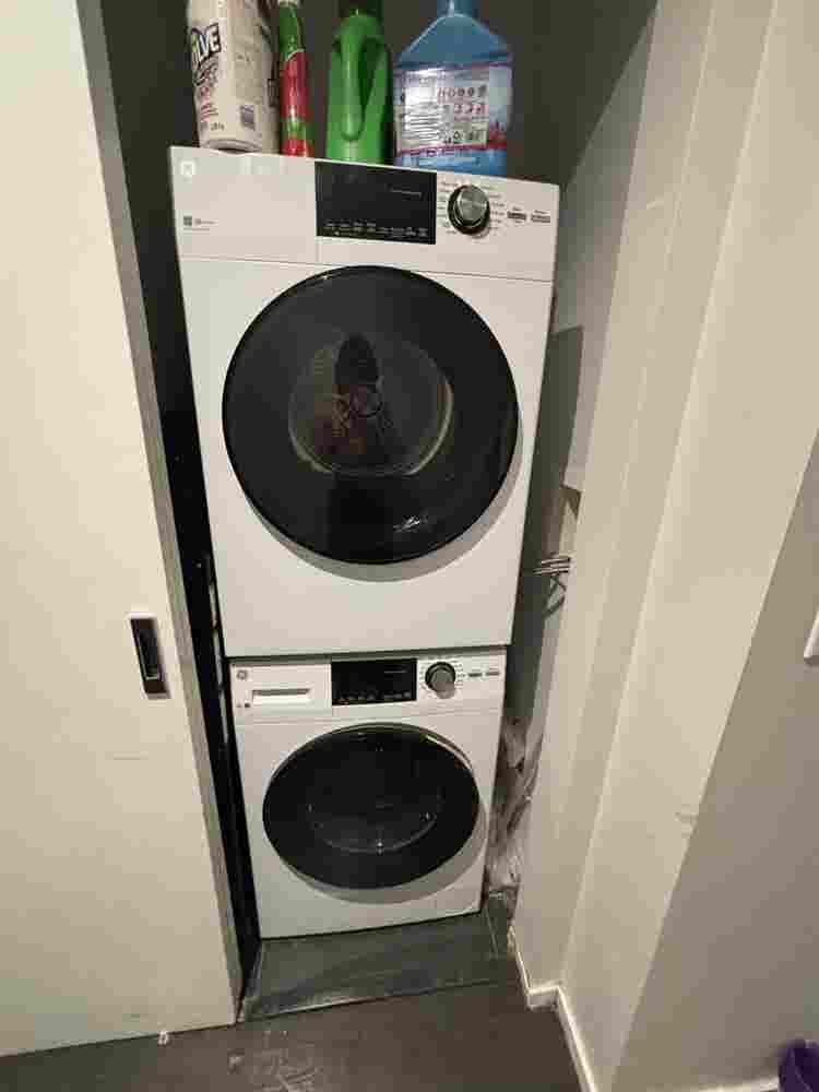 Room for rent in Downtown Toronto