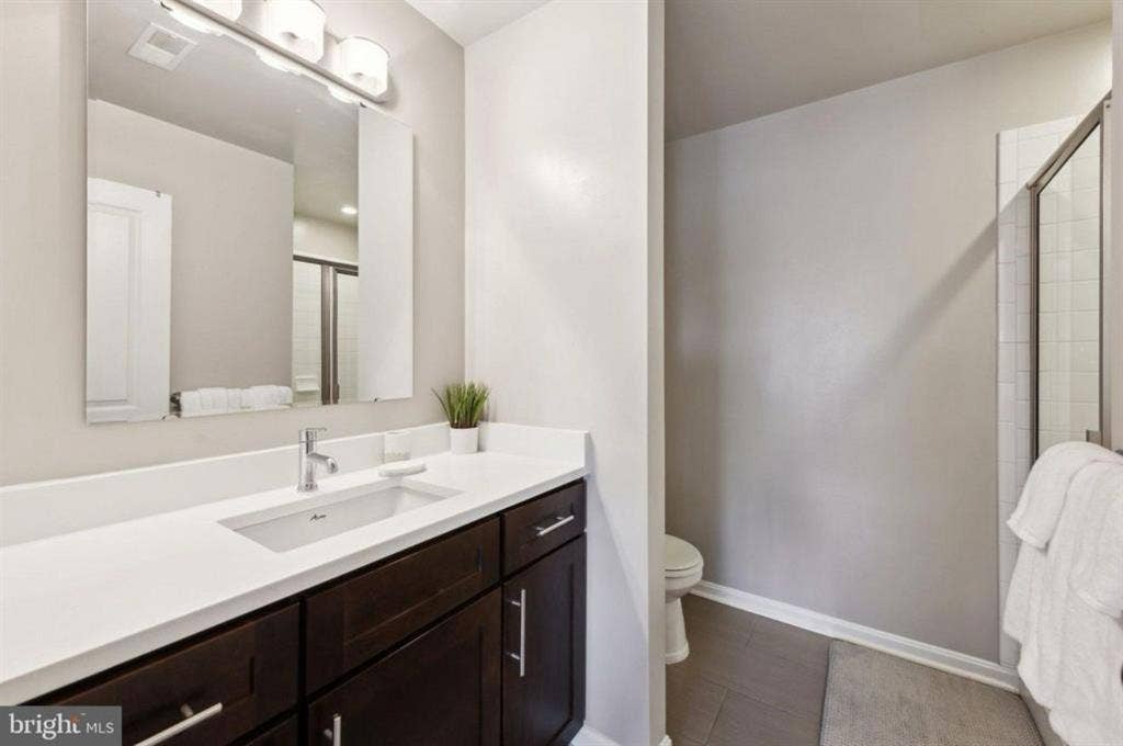 Modern  Bath Condo for rent