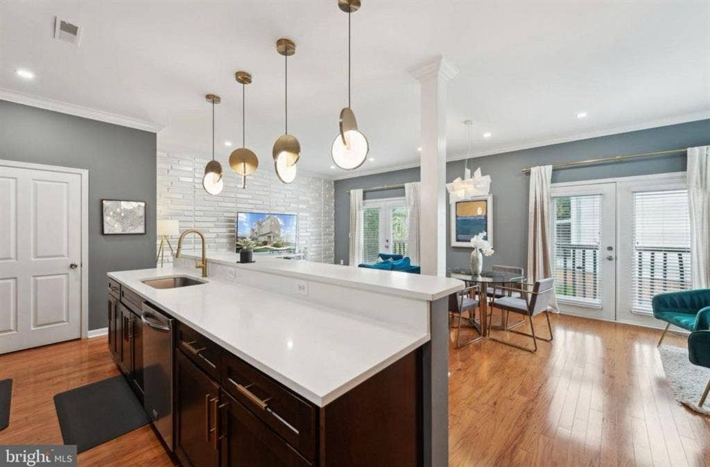 Modern  Bath Condo for rent