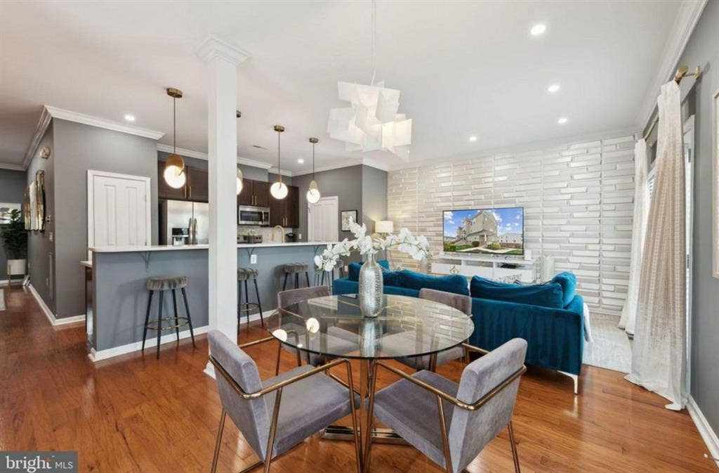 Modern  Bath Condo for rent