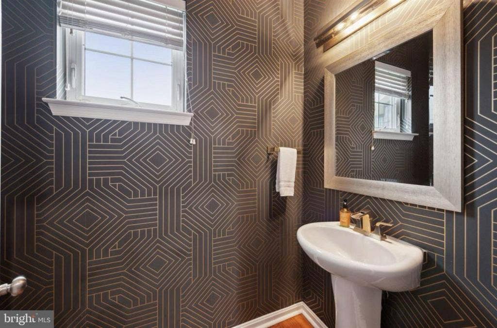 Modern  Bath Condo for rent