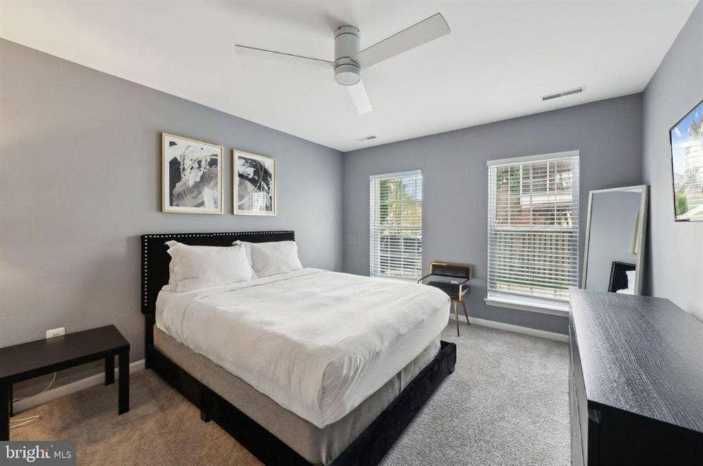 Modern  Bath Condo for rent