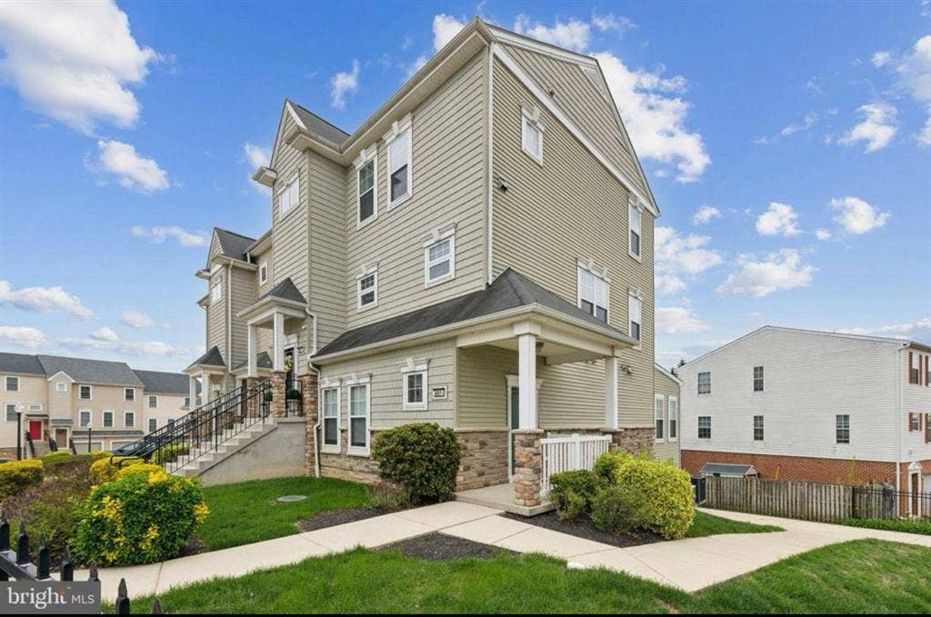 Modern  Bath Condo for rent