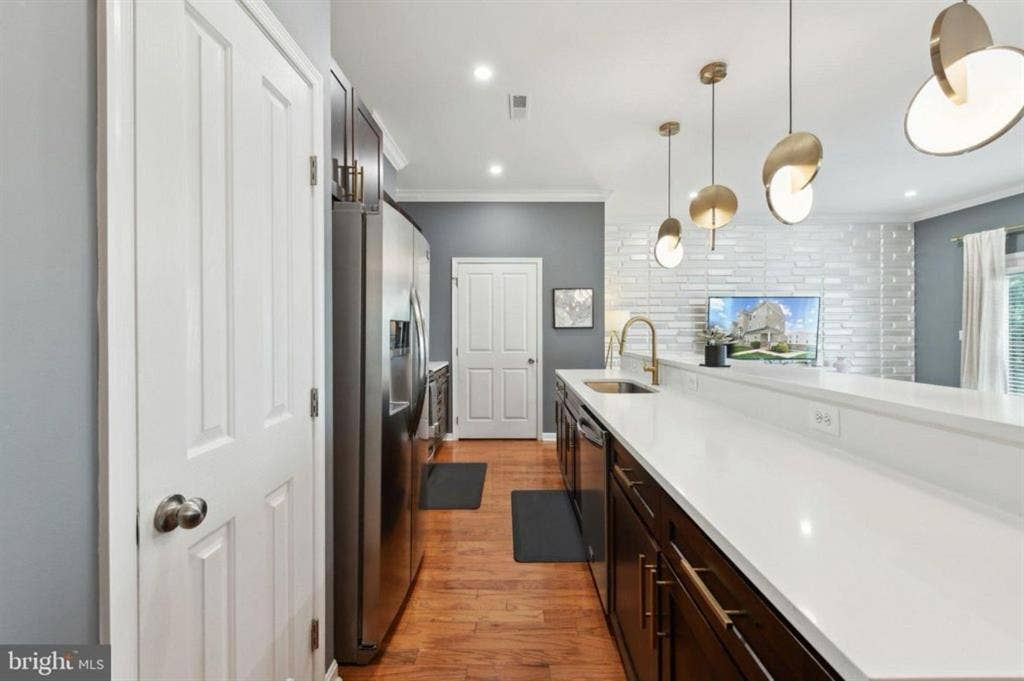 Modern  Bath Condo for rent