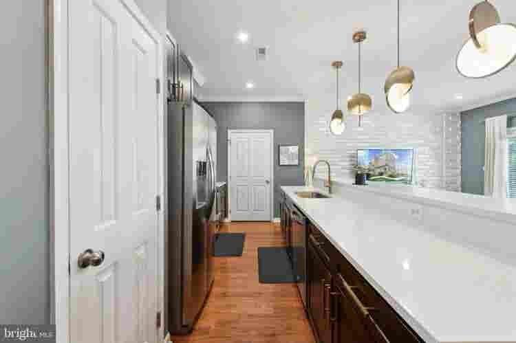 Modern Bath Condo for rent