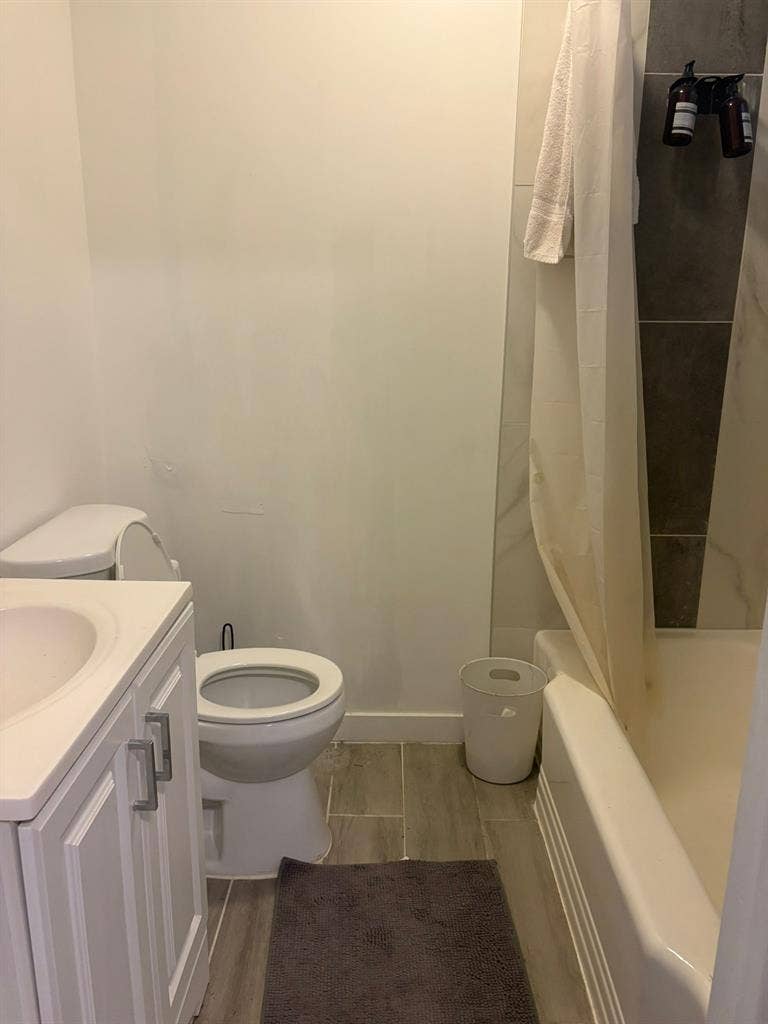 One Bedroom for rent in Washington