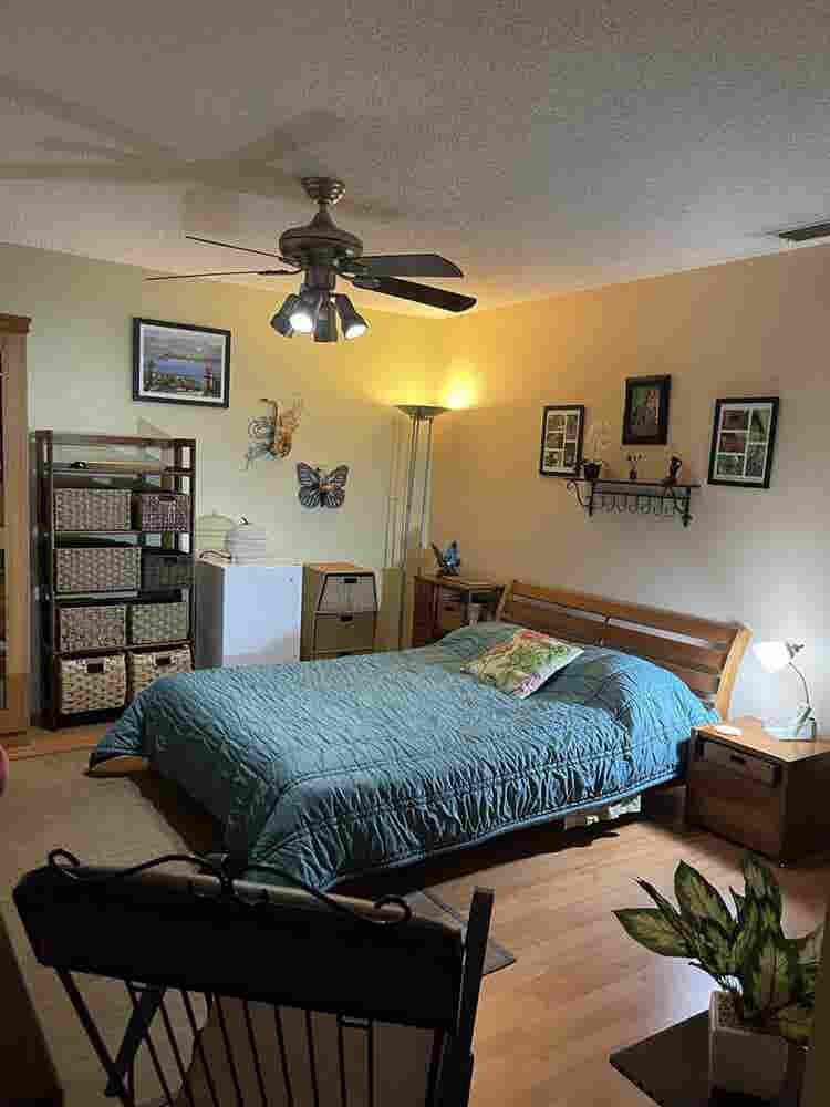 Furnished room w/fridge & bathroom