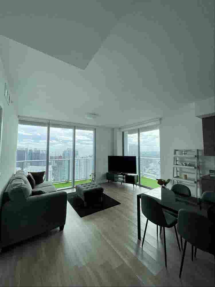 Penthouse with amazing city view!