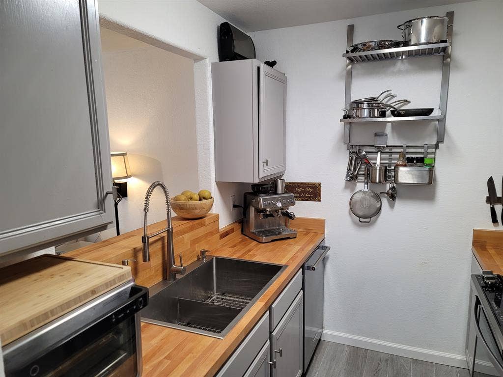 Room for Rent Near BAMC, HEB &amp; I