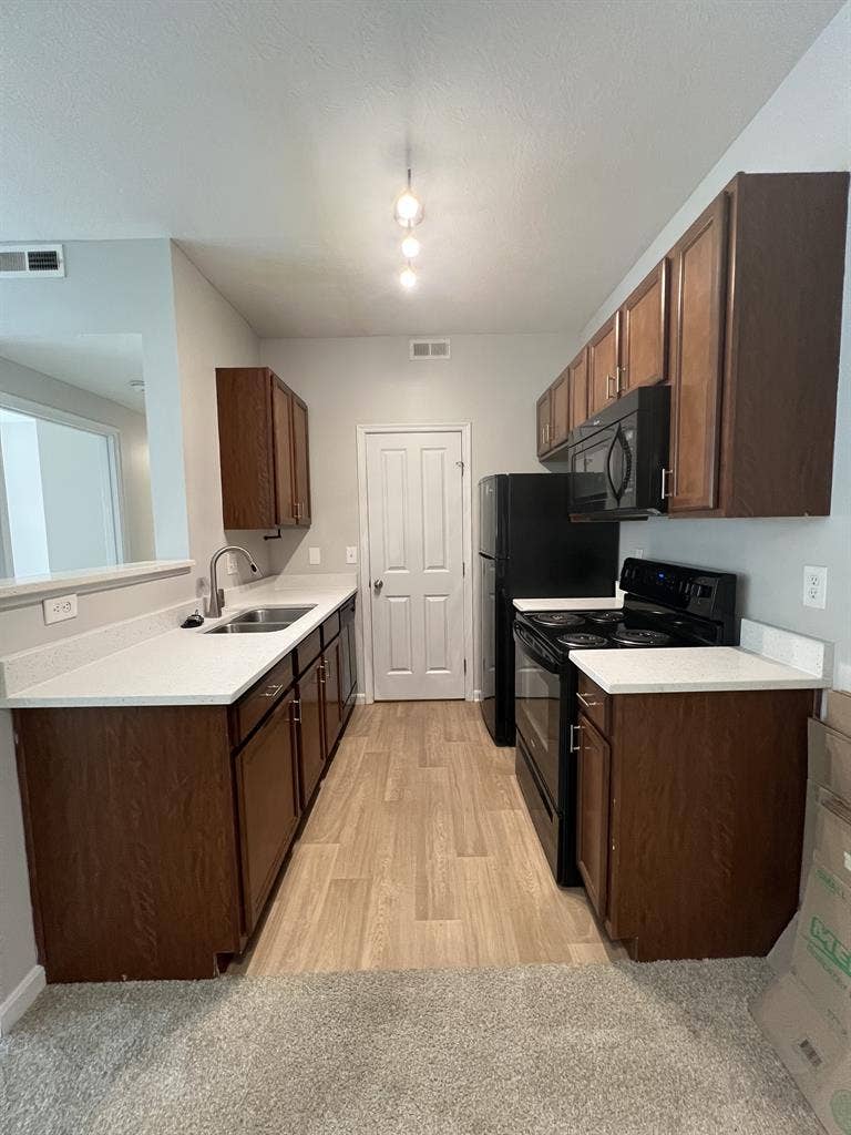 Lease Takeover - November RENT FREE