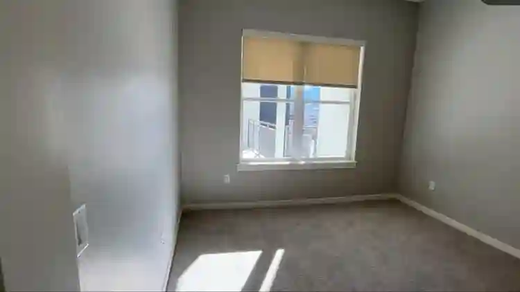 Pretty downtown apartment :)