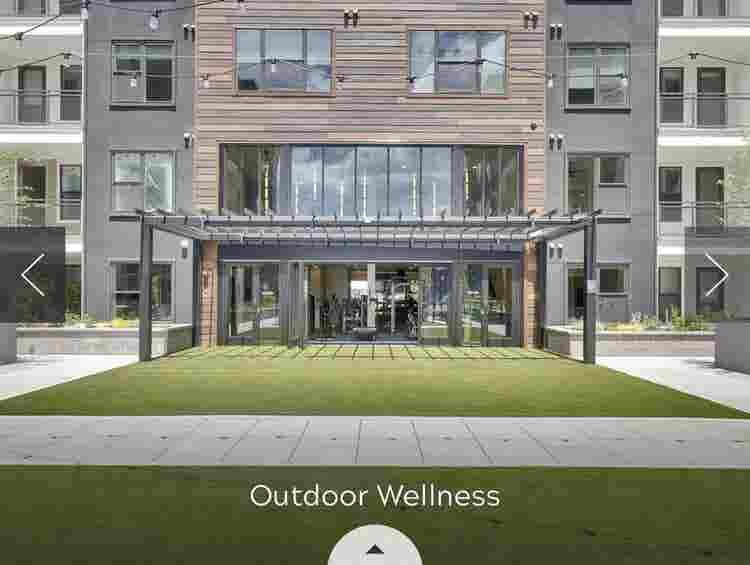 Pretty downtown apartment :)