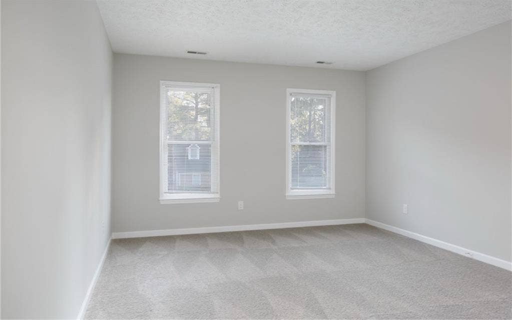 🏡 Rooms for Rent in Spacious Home