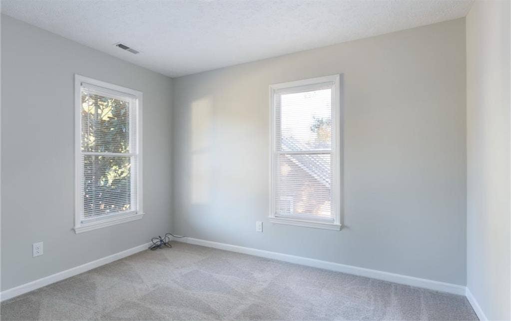 🏡 Rooms for Rent in Spacious Home