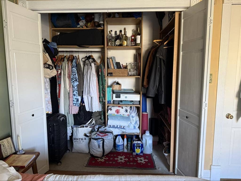 Room in AdMo group house!