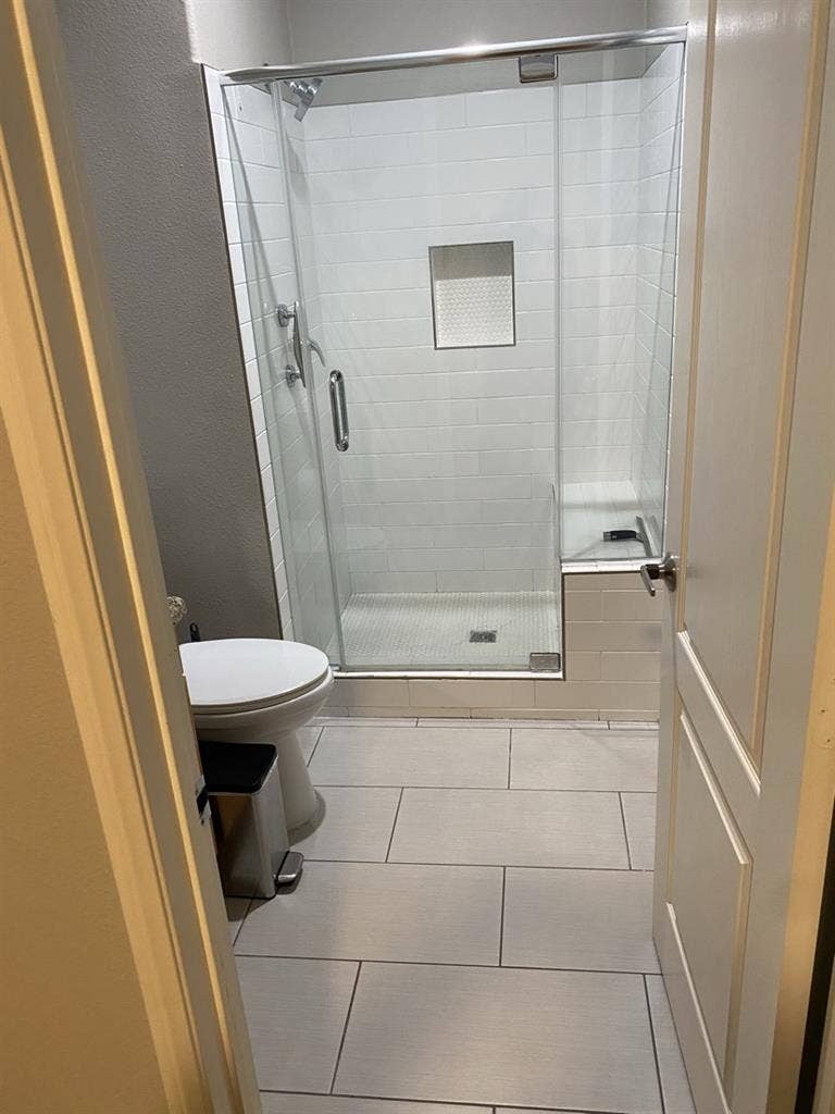 Private upstairs bed/bath & view