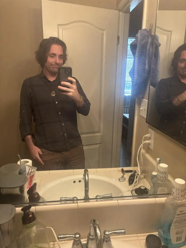 Looking for Roommate(s)