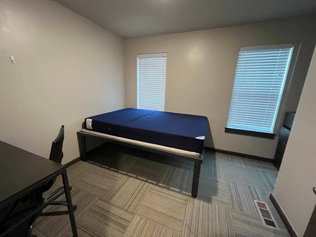 Lease Takeover|Females Only