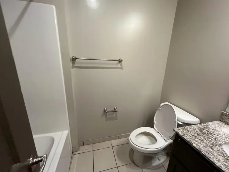 Lease Takeover|Females Only