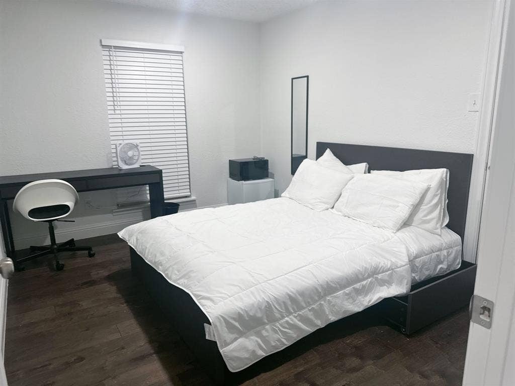 Co-Living Rooms For Rent