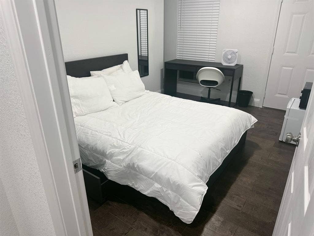 Co-Living Rooms For Rent