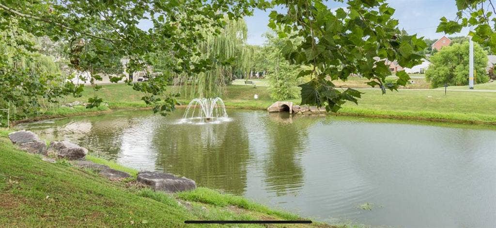 Looking for female rommmate