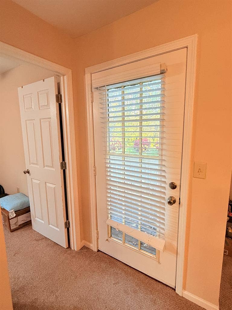 Looking for female rommmate