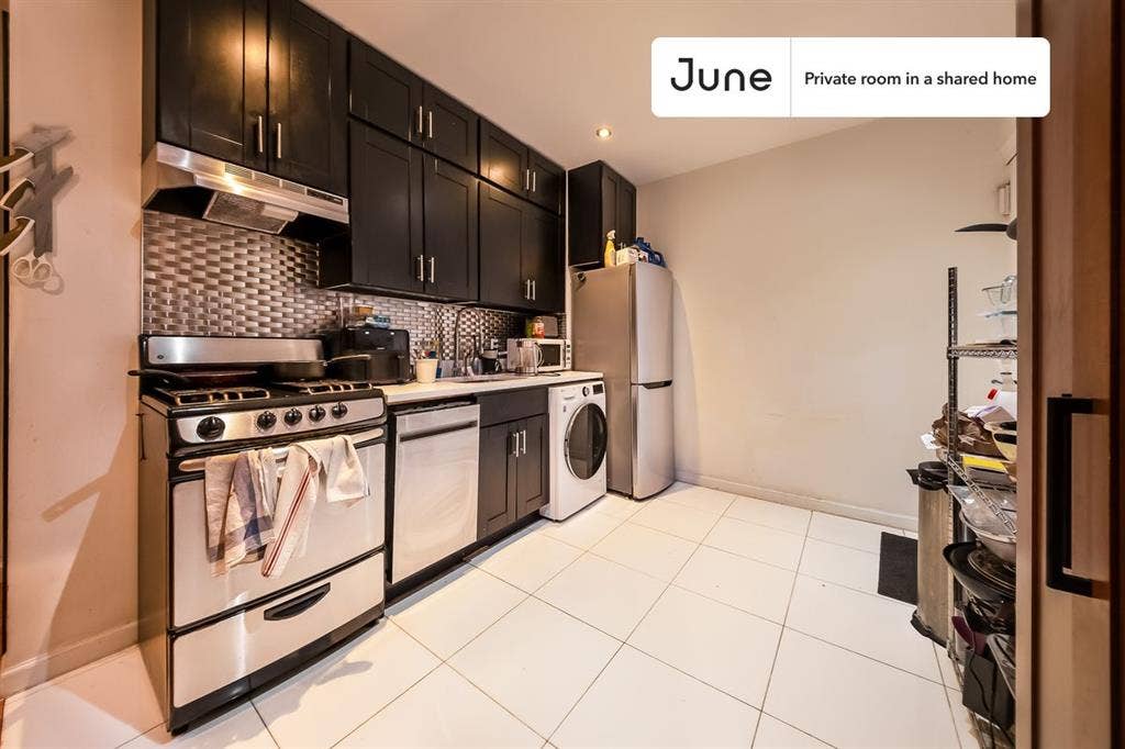 6 BR in New York City