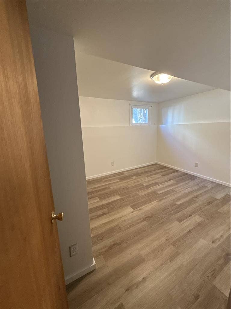 UW district room for rent!!! $