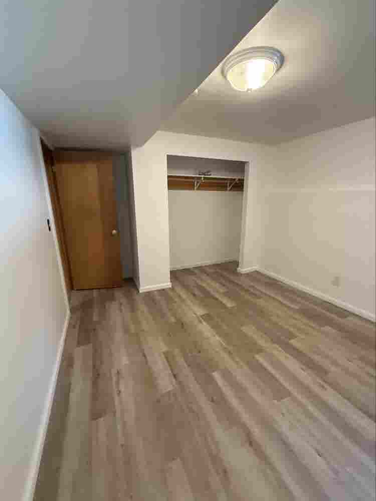 UW district room for rent!!! $