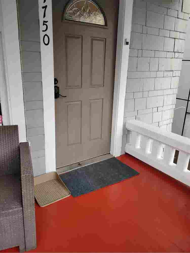 UW district room for rent!!! $