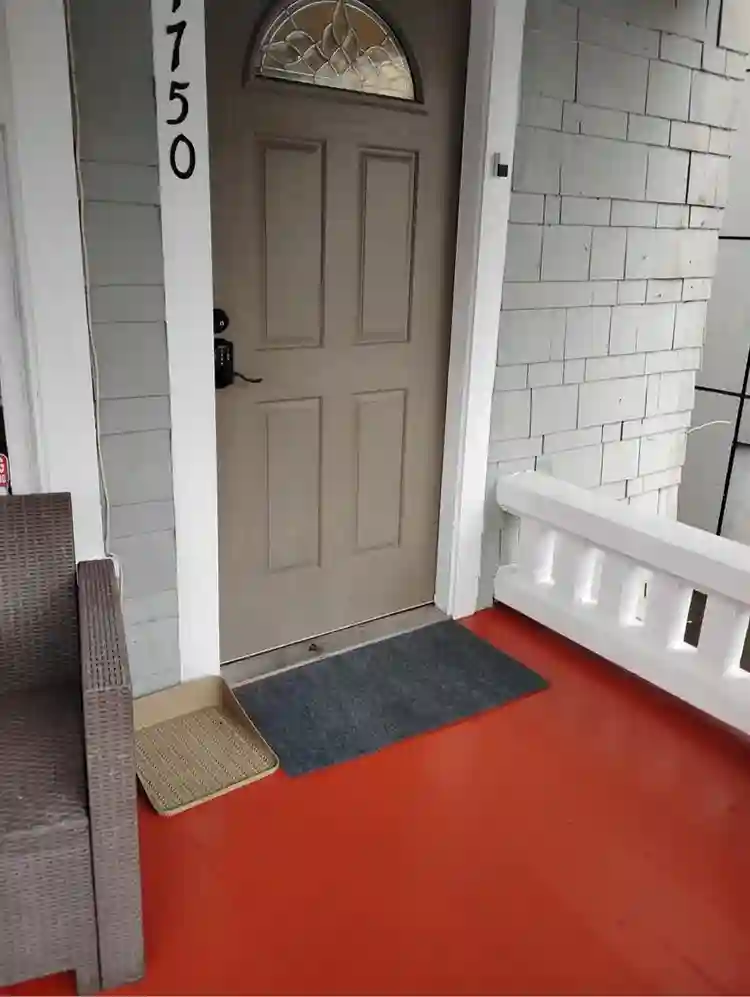 UW district room for rent!!! $