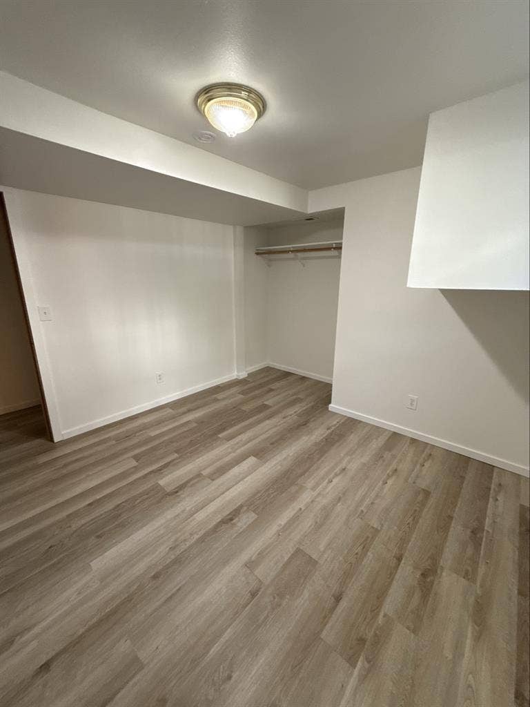 UW district room for rent!!! $