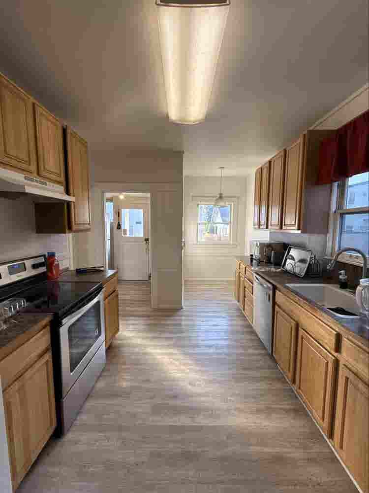 UW district room for rent!!! $