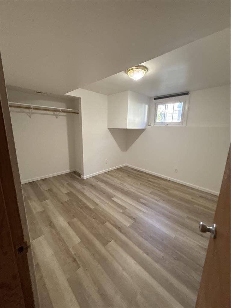 UW district room for rent!!! $