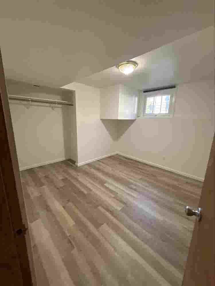 UW district room for rent!!! $