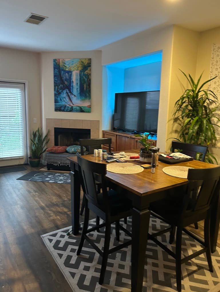 Master bedroom avail now - Jan 1st!