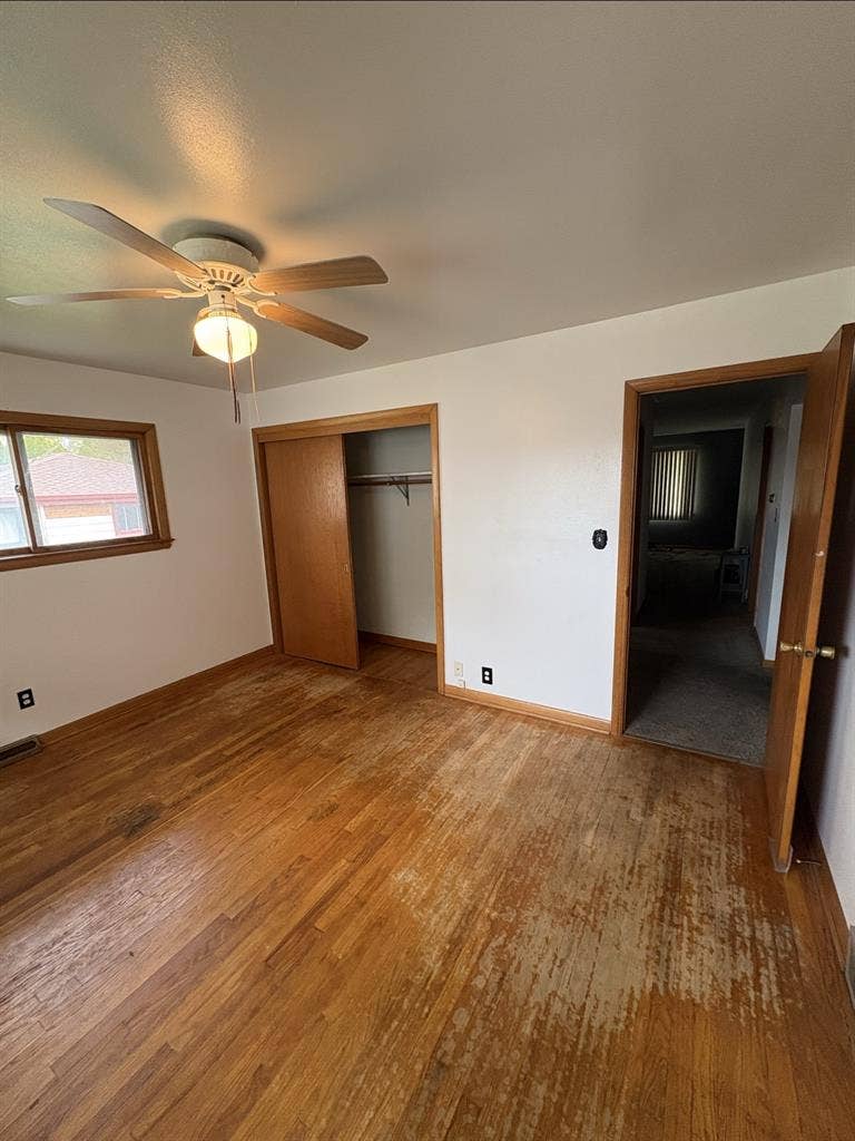 Room Avalible for rent th ave