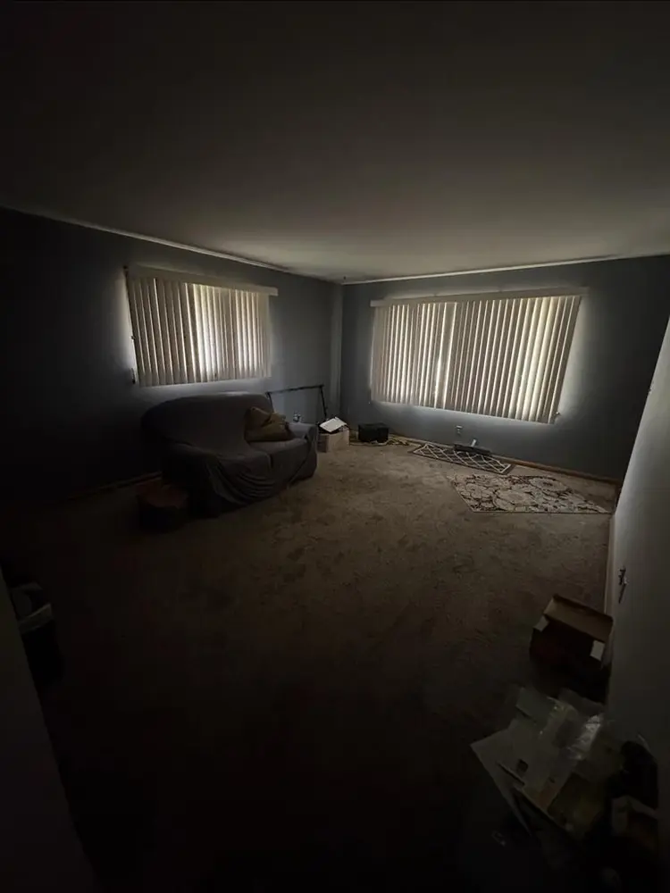 Room Avalible for rent th ave