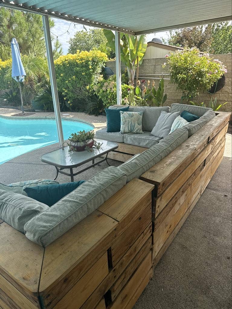 Roommate wanted No pets!